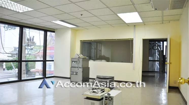 8  Office Space For Rent in Silom ,Bangkok BTS Sala Daeng at Kitpanit Building 13002152